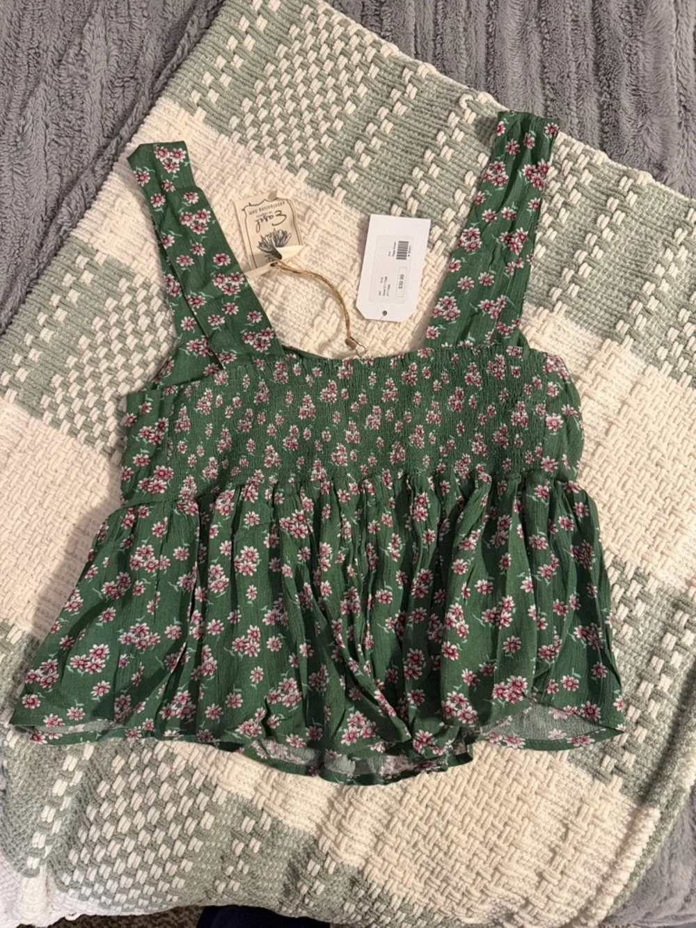 NWT Women’s Easel tank top 💚🩷